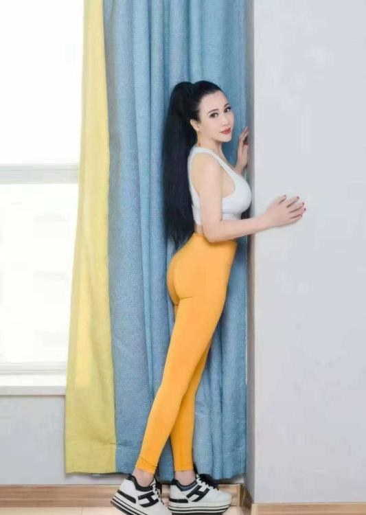 大奶风骚御姐