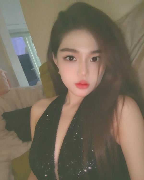 大胸颜值女友