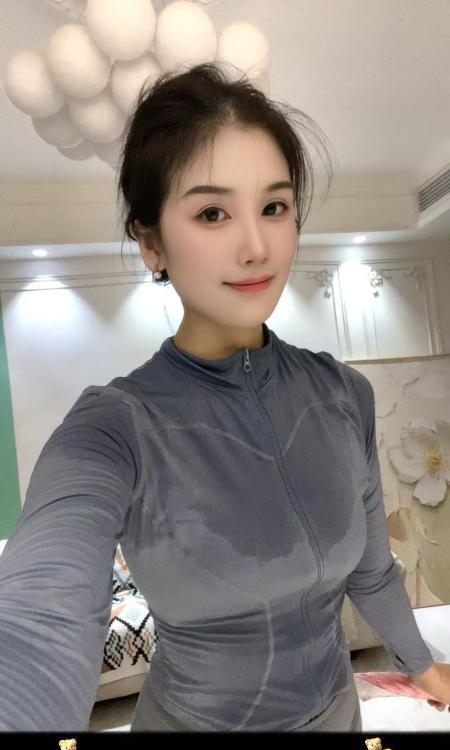瑜伽少妇