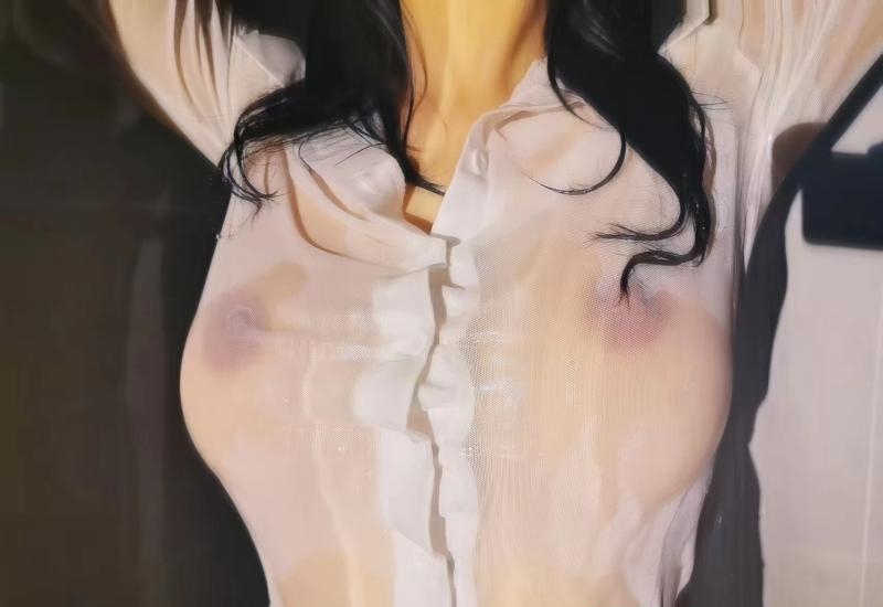 又纯又欲的中项小骚货