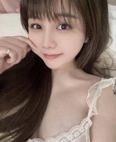 二刷大胸气质美女