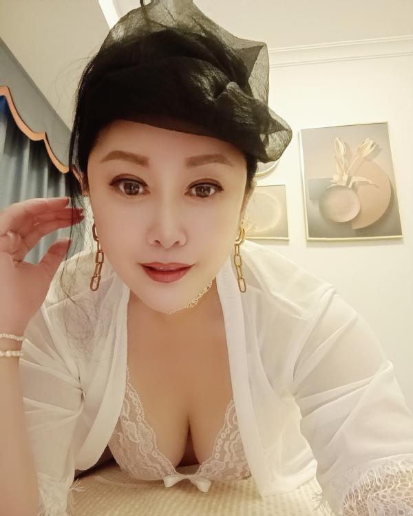 会潮喷的东北小姐姐