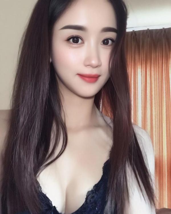 甜妹翘屁股