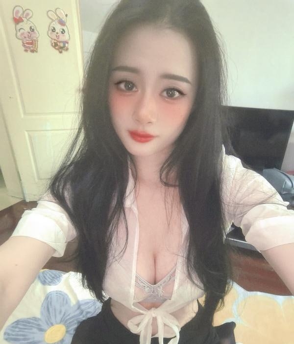 白云丰满大波妹