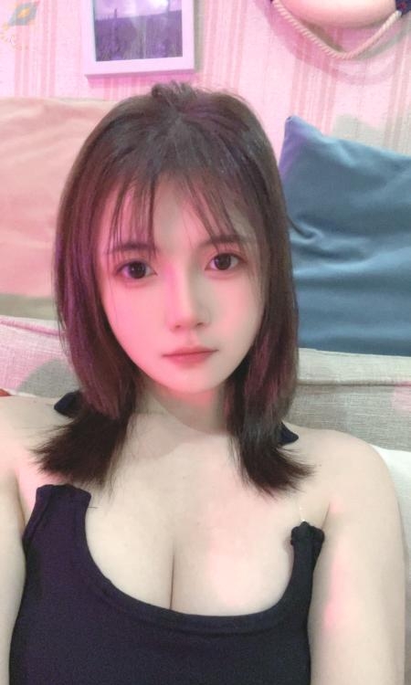 甜美系嫩妹