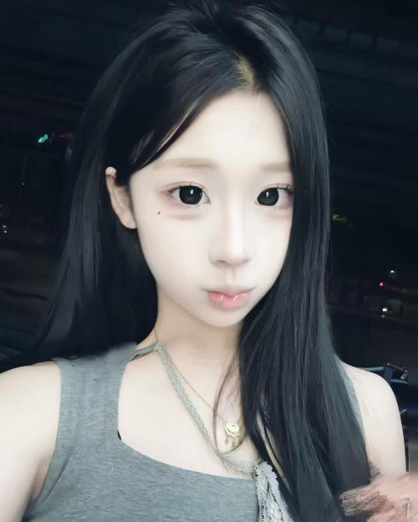 小巧玲珑型三点粉嫩妹
