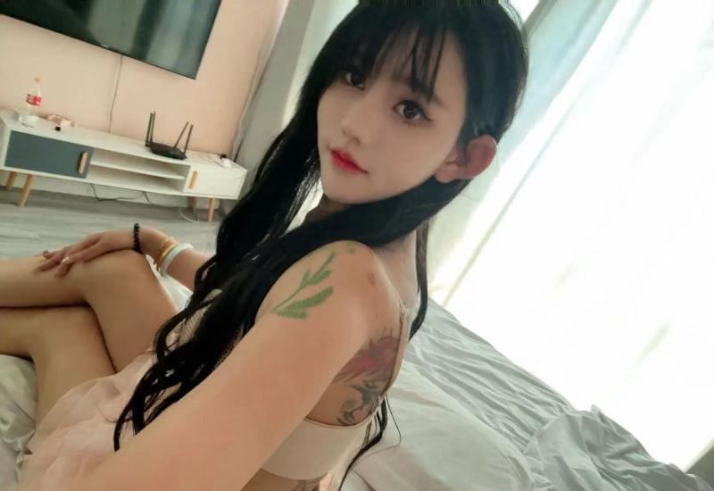 纹身女孩