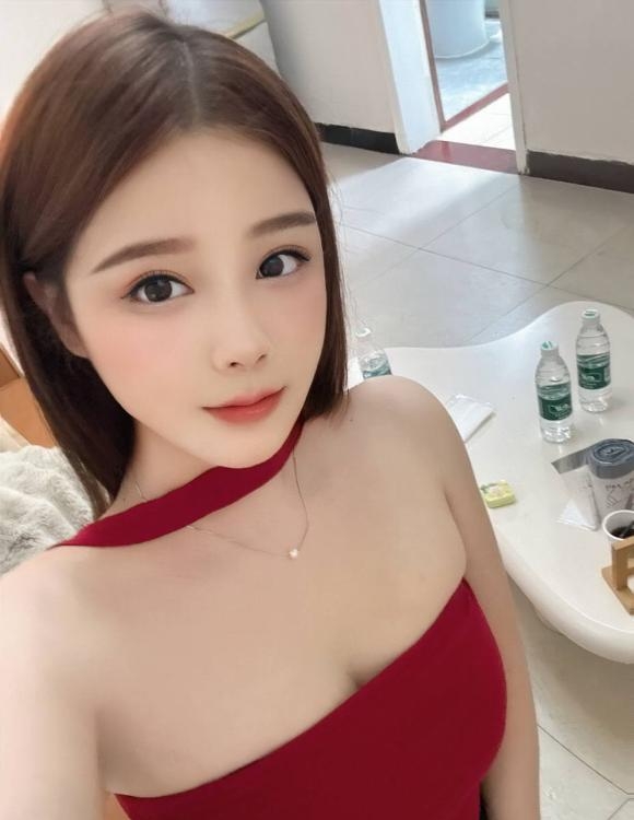 大胸兼职妹子