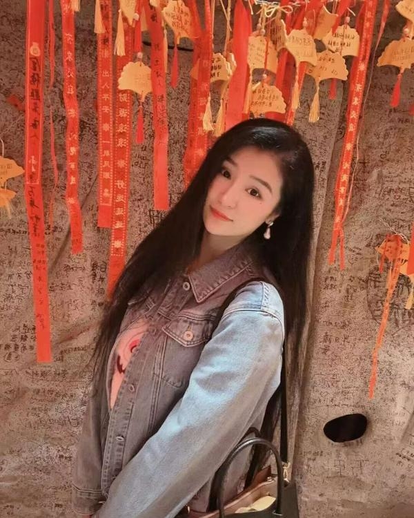 蜀山骨感美女