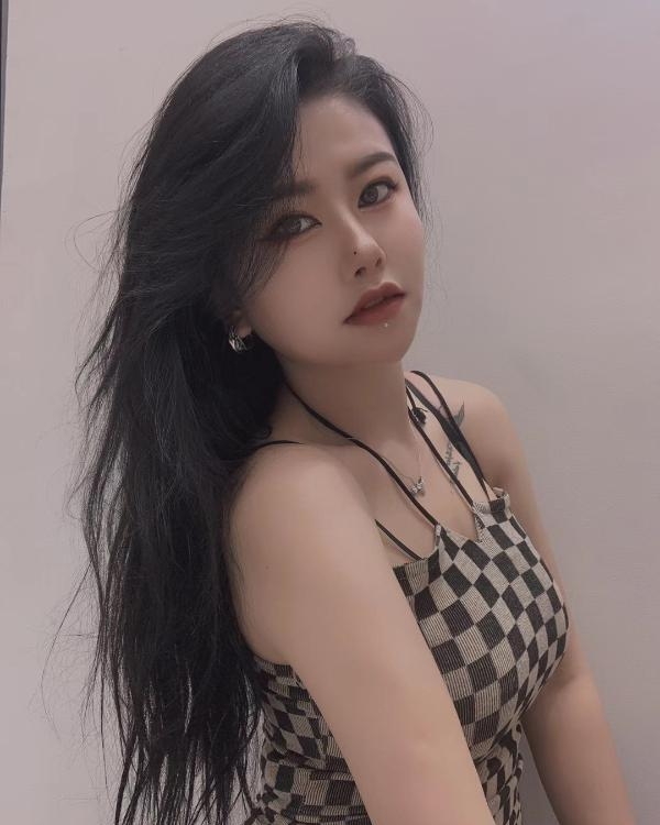 龙华大奶木子