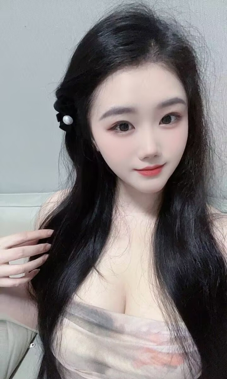 女友感强的大奶琪琪